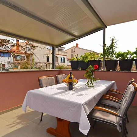 Violete 742 Pula