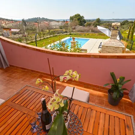 Violete 742 Lägenhet *