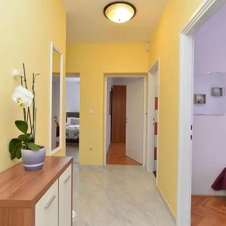 Violete 742 Apartament *