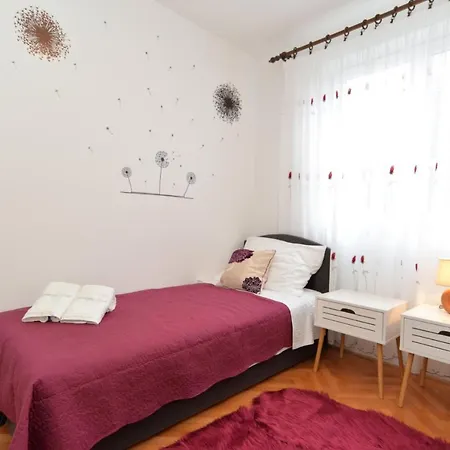 Violete 742 Lägenhet Pula