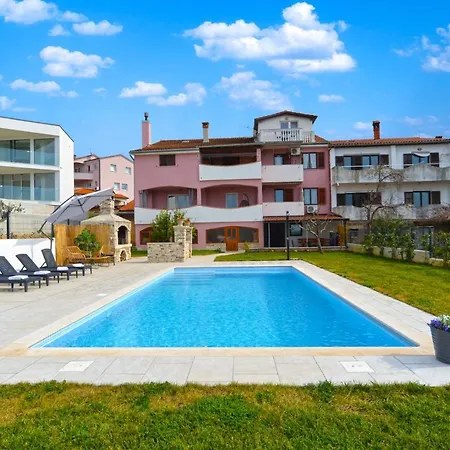 Apartament Violete 742 *
