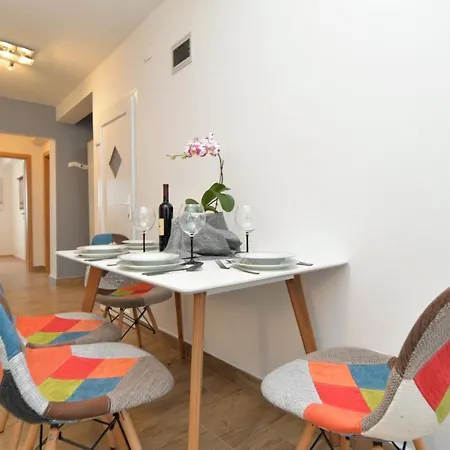 Violete 742 Apartament Pula