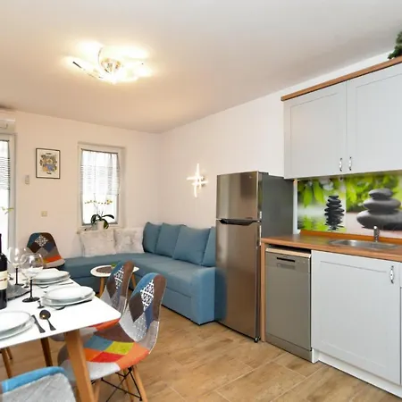 Violete 742 Apartament Pula