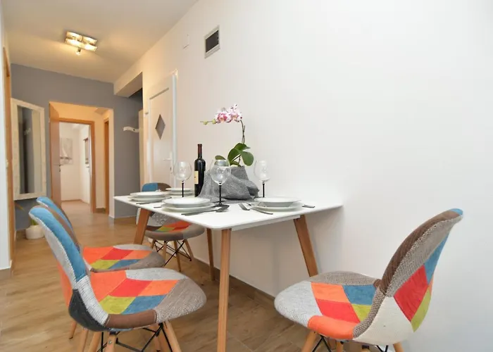 Violete 742 Apartman Pula